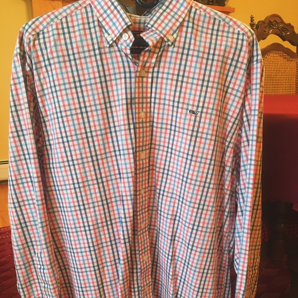 Plaid Vineyard Vines button down❗️